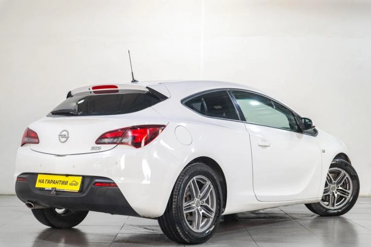 Opel Astra GTC 6 из 6