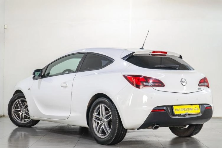 Opel Astra GTC 4 из 6