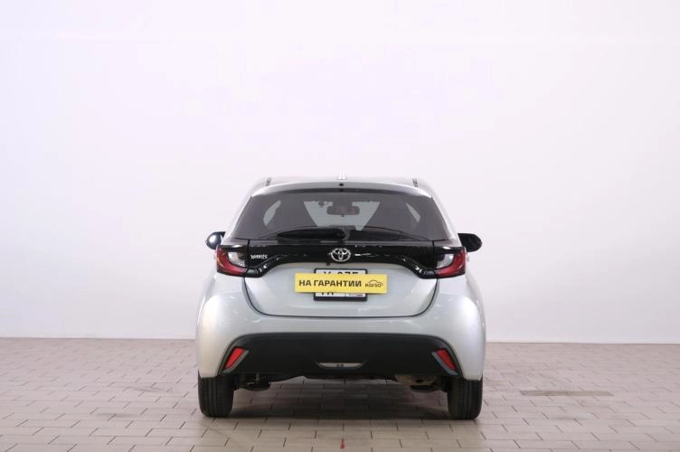 Toyota Yaris 5 из 6