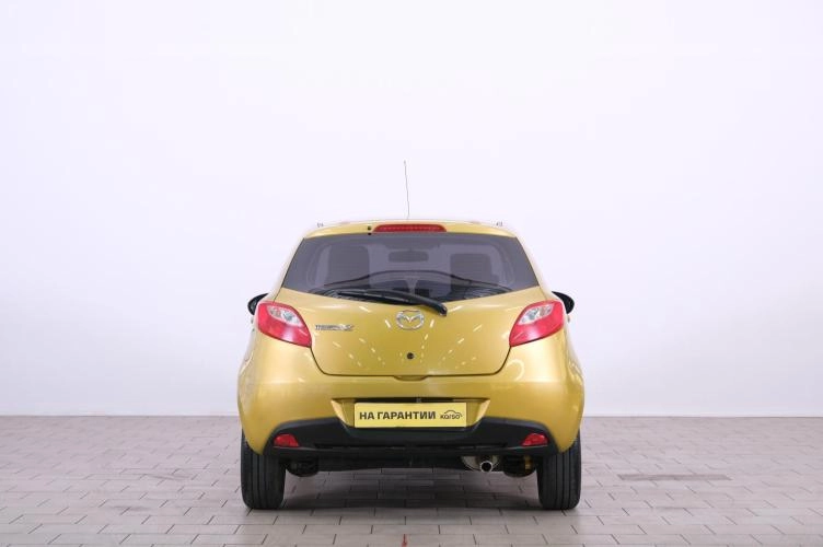 Mazda 2 5 из 6