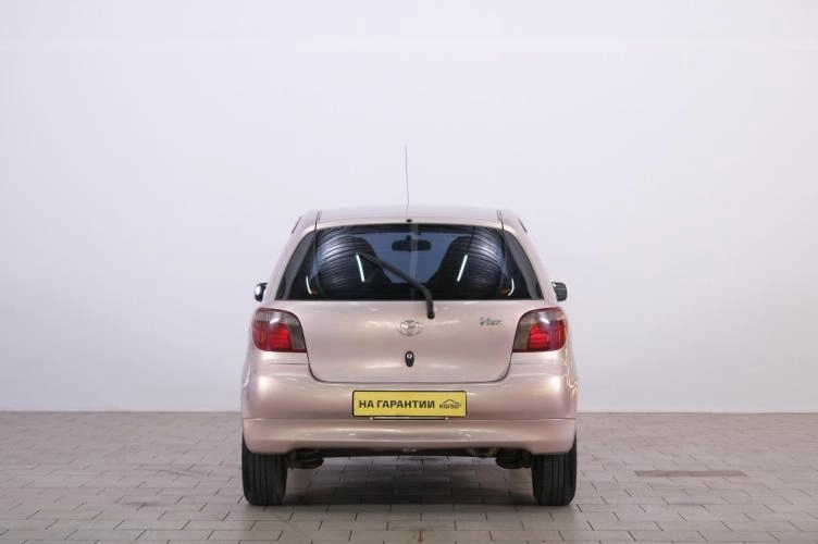 Toyota Vitz 5 из 6