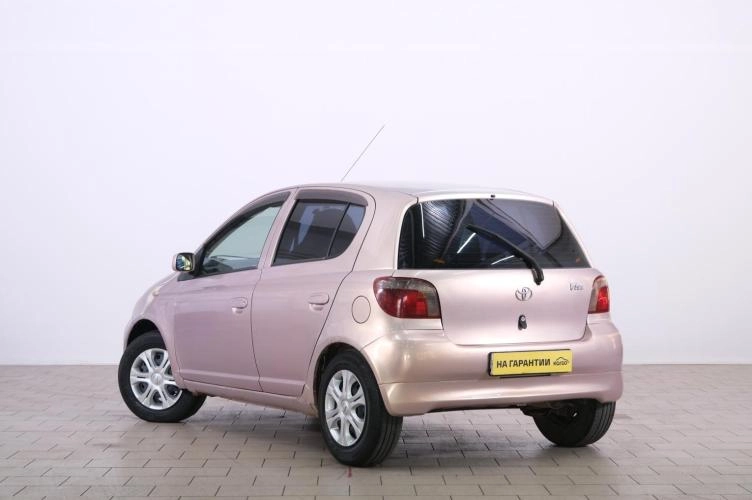 Toyota Vitz 4 из 6