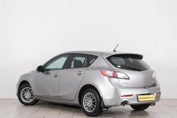 Mazda Axela 4 из 6