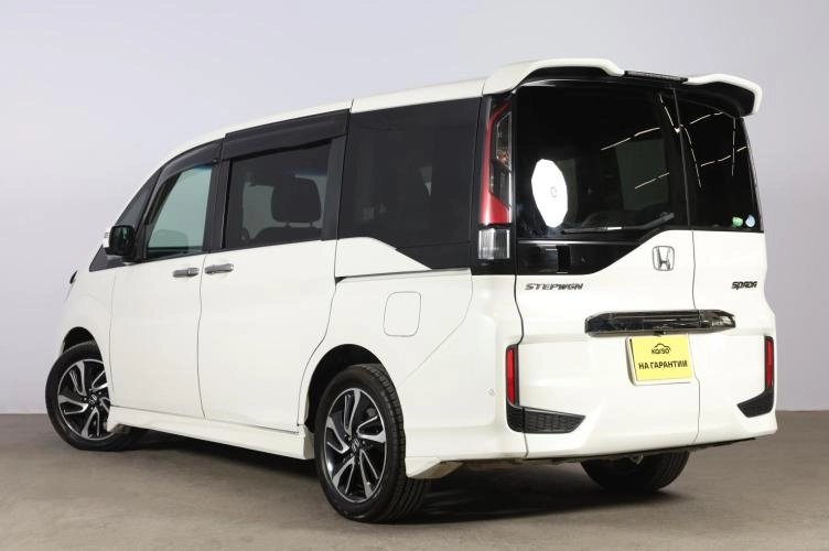 Honda Stepwgn Spada 4 из 6