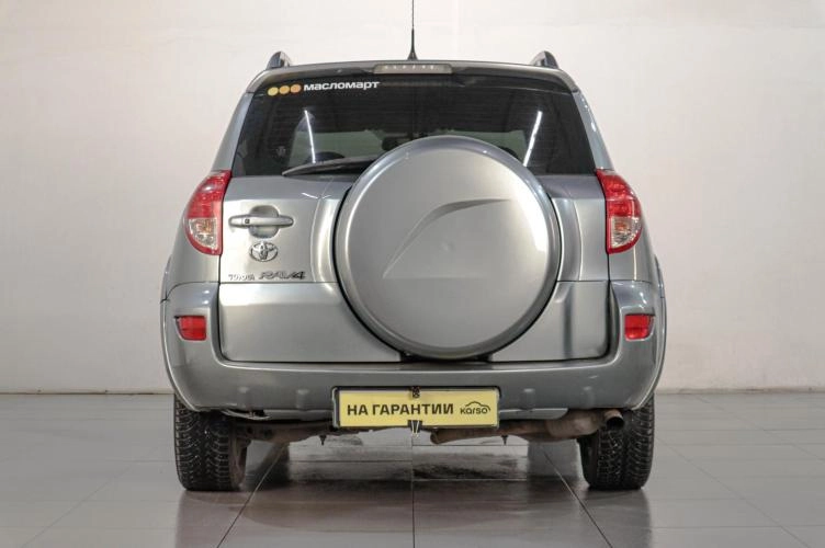Toyota RAV4 5 из 6