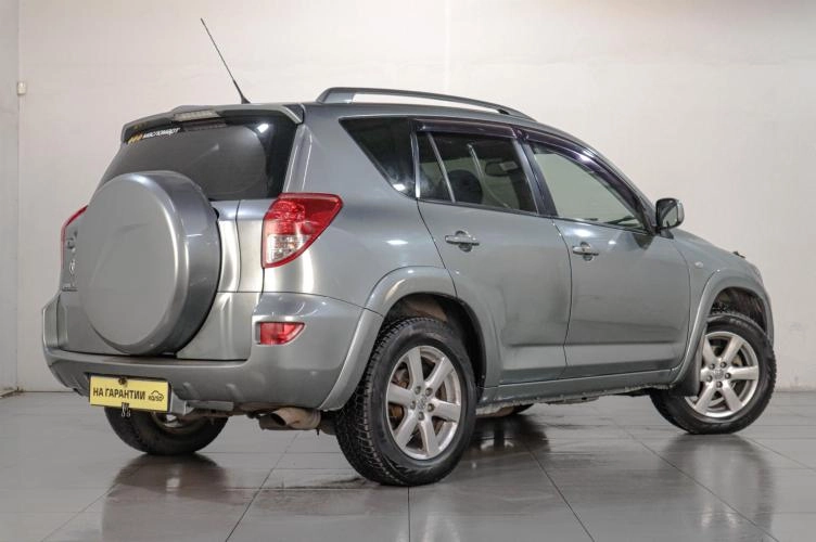 Toyota RAV4 6 из 6