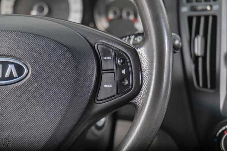 KIA cee'd 12 из 15
