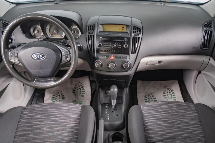 KIA cee'd 10 из 15