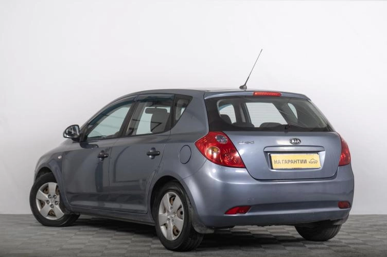 KIA cee'd 5 из 6