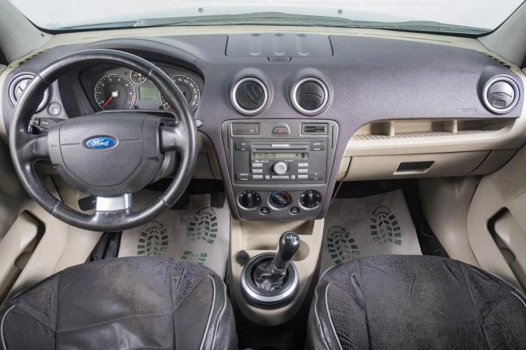 Ford Fusion 10 из 17