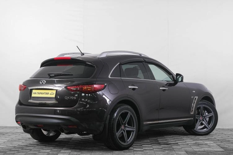 Infiniti QX70 6 из 6