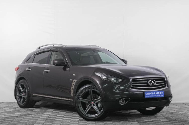 Infiniti QX70 1 из 6