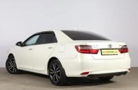 Toyota Camry 4 из 18