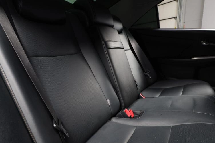 Toyota Camry 16 из 18