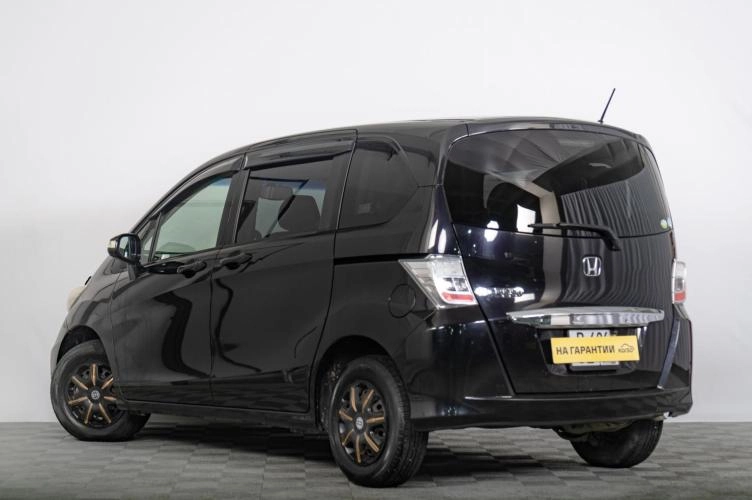 Honda Freed 5 из 6