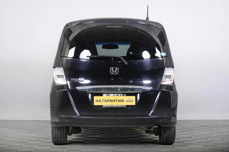Honda Freed 4 из 6