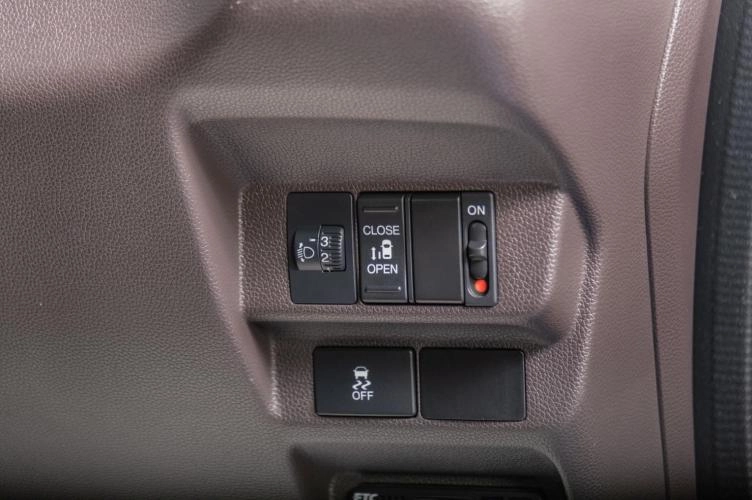 Honda Freed 9 из 18