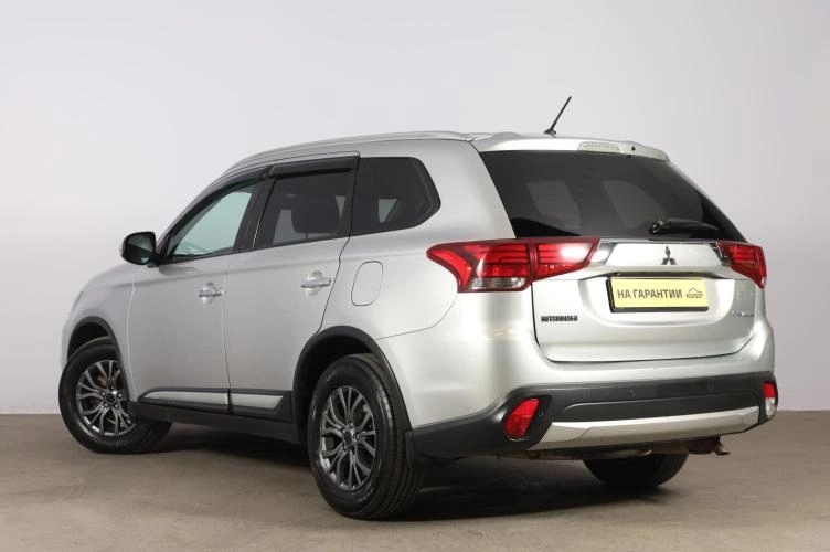 Mitsubishi Outlander 4 из 6