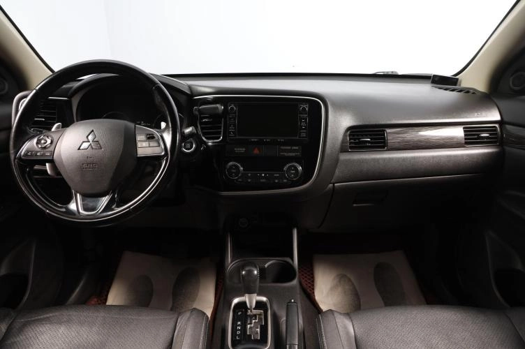 Mitsubishi Outlander 8 из 16