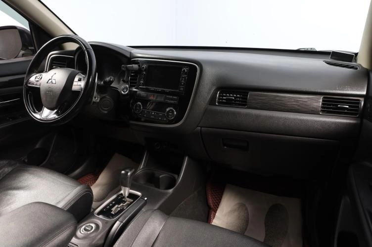 Mitsubishi Outlander 9 из 16