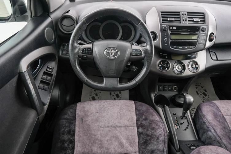 Toyota RAV4 14 из 23