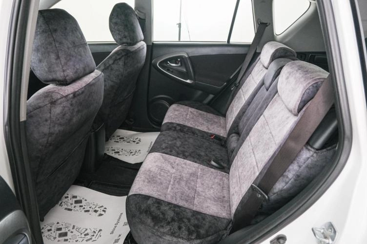 Toyota RAV4 21 из 23