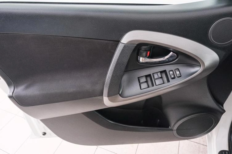Toyota RAV4 20 из 23