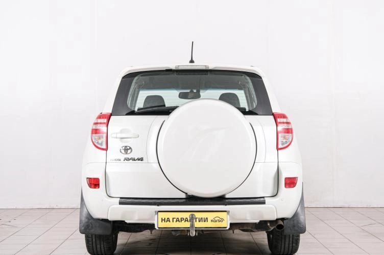 Toyota RAV4 5 из 6