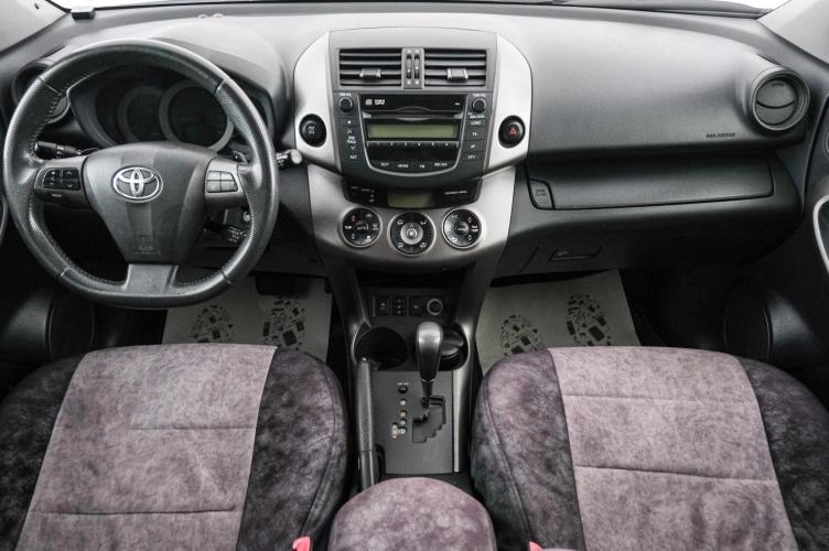 Toyota RAV4 10 из 23