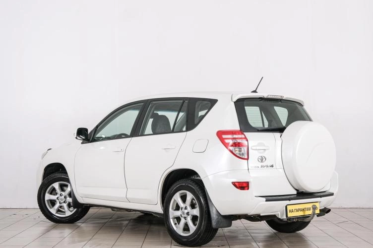 Toyota RAV4 4 из 6