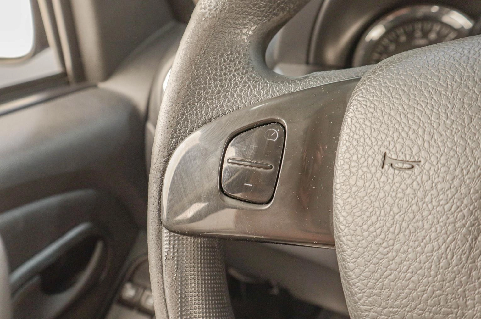 Nissan Terrano 9 из 17