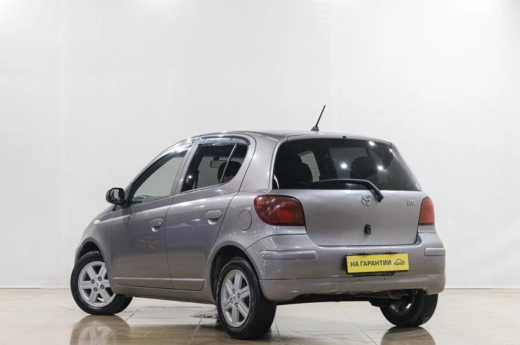 Toyota Vitz 4 из 6