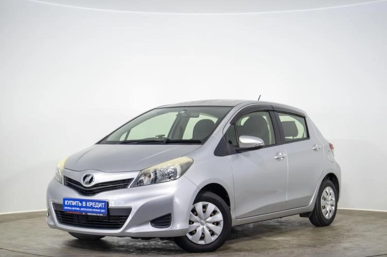 Toyota Vitz 3 из 6