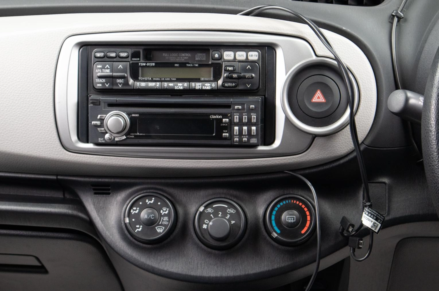 Toyota Vitz 11 из 16