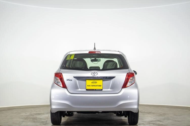 Toyota Vitz 5 из 6