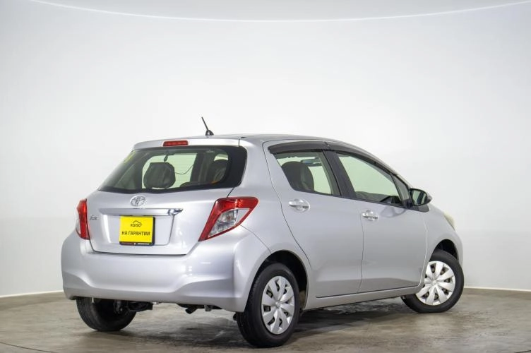 Toyota Vitz 4 из 6
