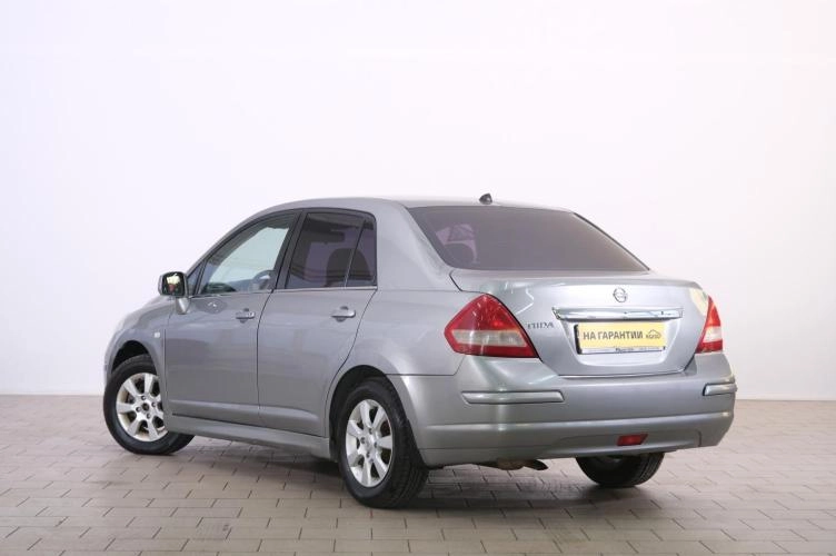Nissan Tiida 4 из 6
