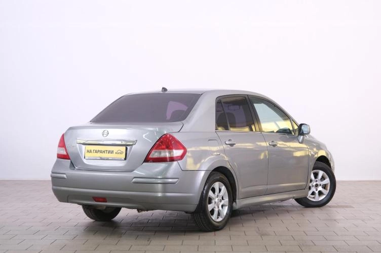 Nissan Tiida 6 из 6