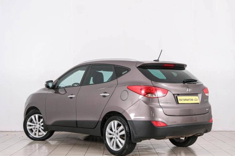 Hyundai ix35 4 из 6