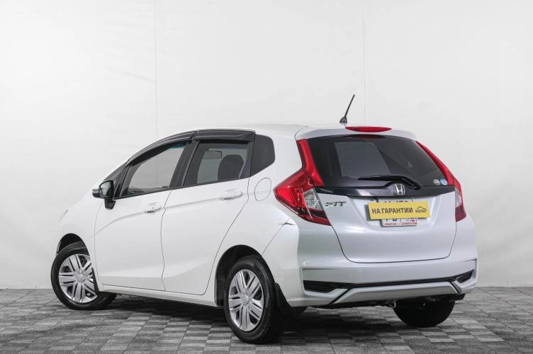 Honda Fit 4 из 6