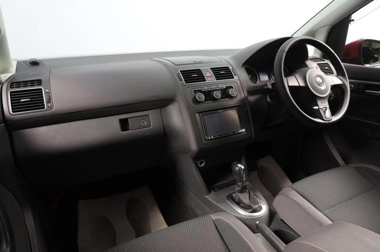 Volkswagen Touran 7 из 16