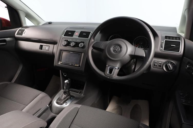 Volkswagen Touran 9 из 16