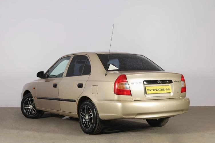Hyundai Accent 4 из 6