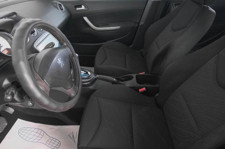 Peugeot 308 7 из 21