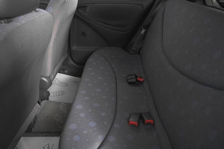 Toyota Vitz 9 из 19