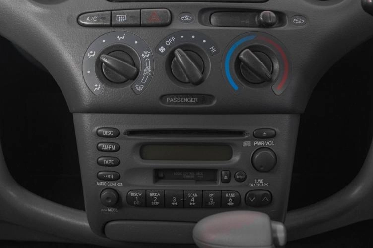 Toyota Vitz 16 из 19