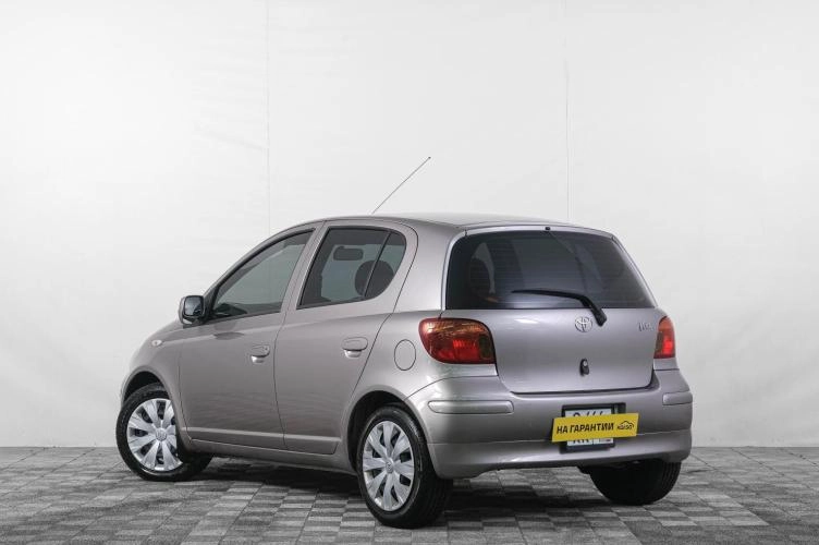 Toyota Vitz 4 из 6