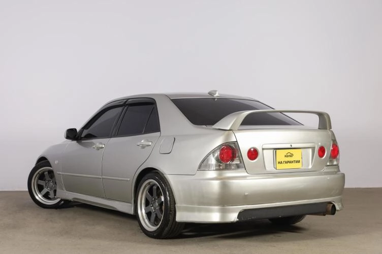 Toyota Altezza 4 из 6