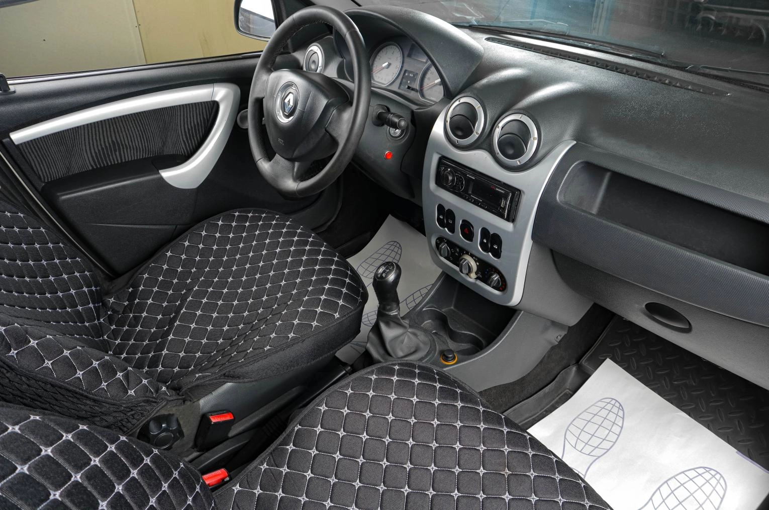 Renault Logan 10 из 15