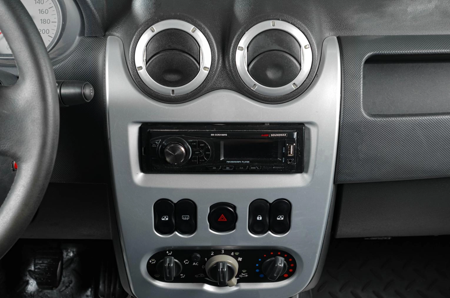Renault Logan 14 из 15